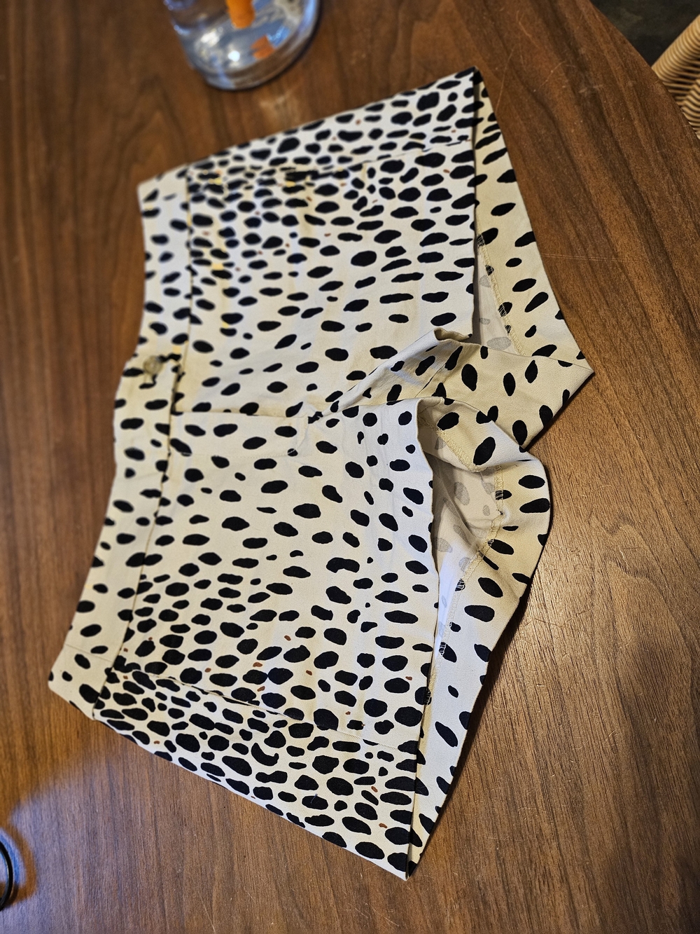 J Crew  stretch Cotton Chino Short in Leopard Dot Shorty Shorts 6